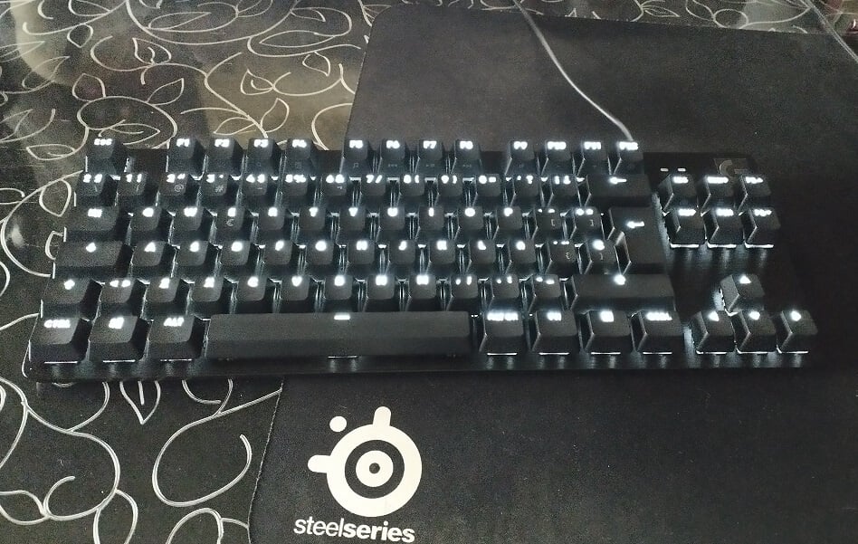 Logitech G412 TKL SE Jeu filaire Clavier mécanique silencieux à 104 touches