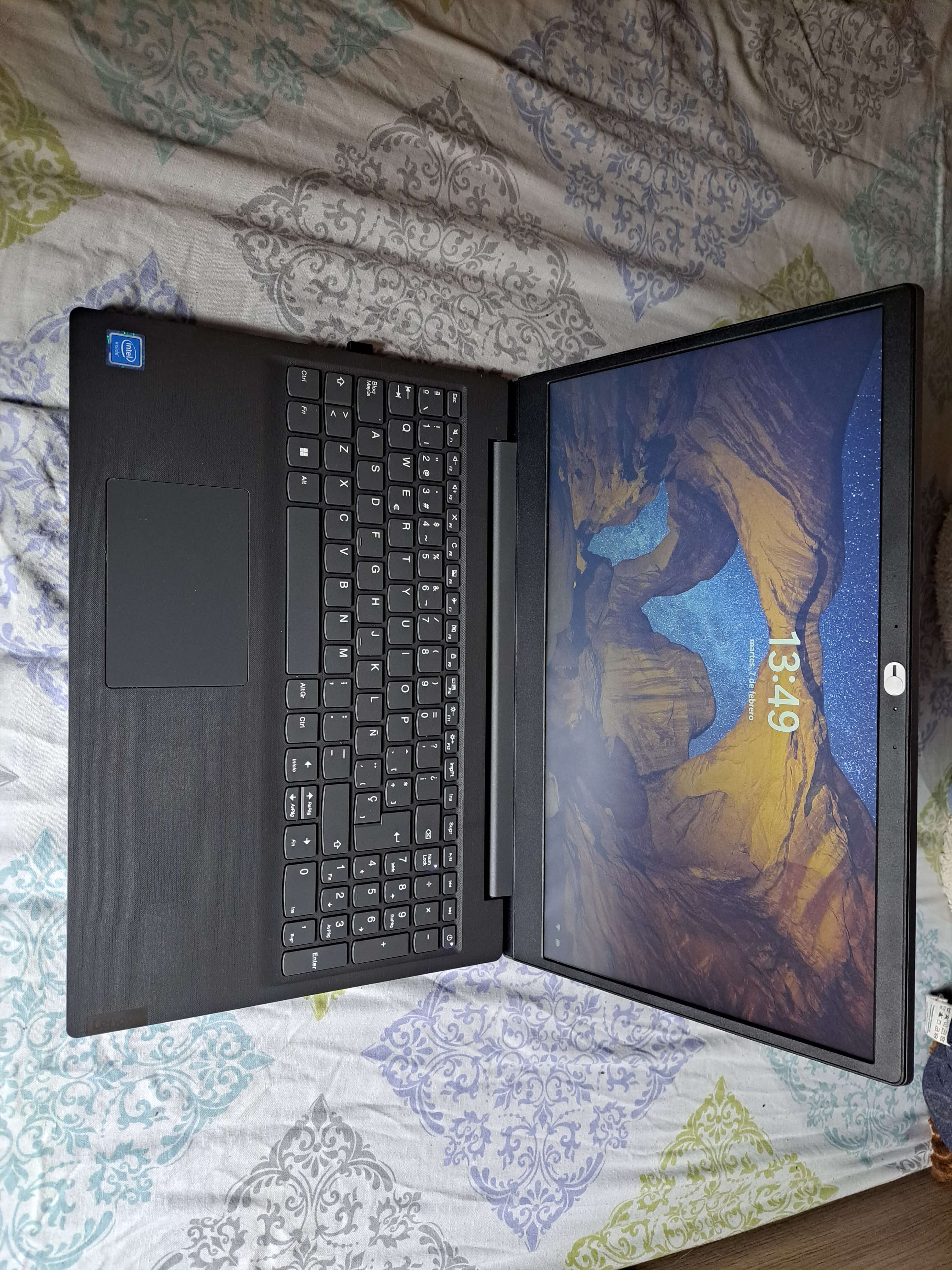 Lenovo V15 IGL Intel Celeron N4020/8GB/256 GB SSD/15.6" | PcComponentes.com