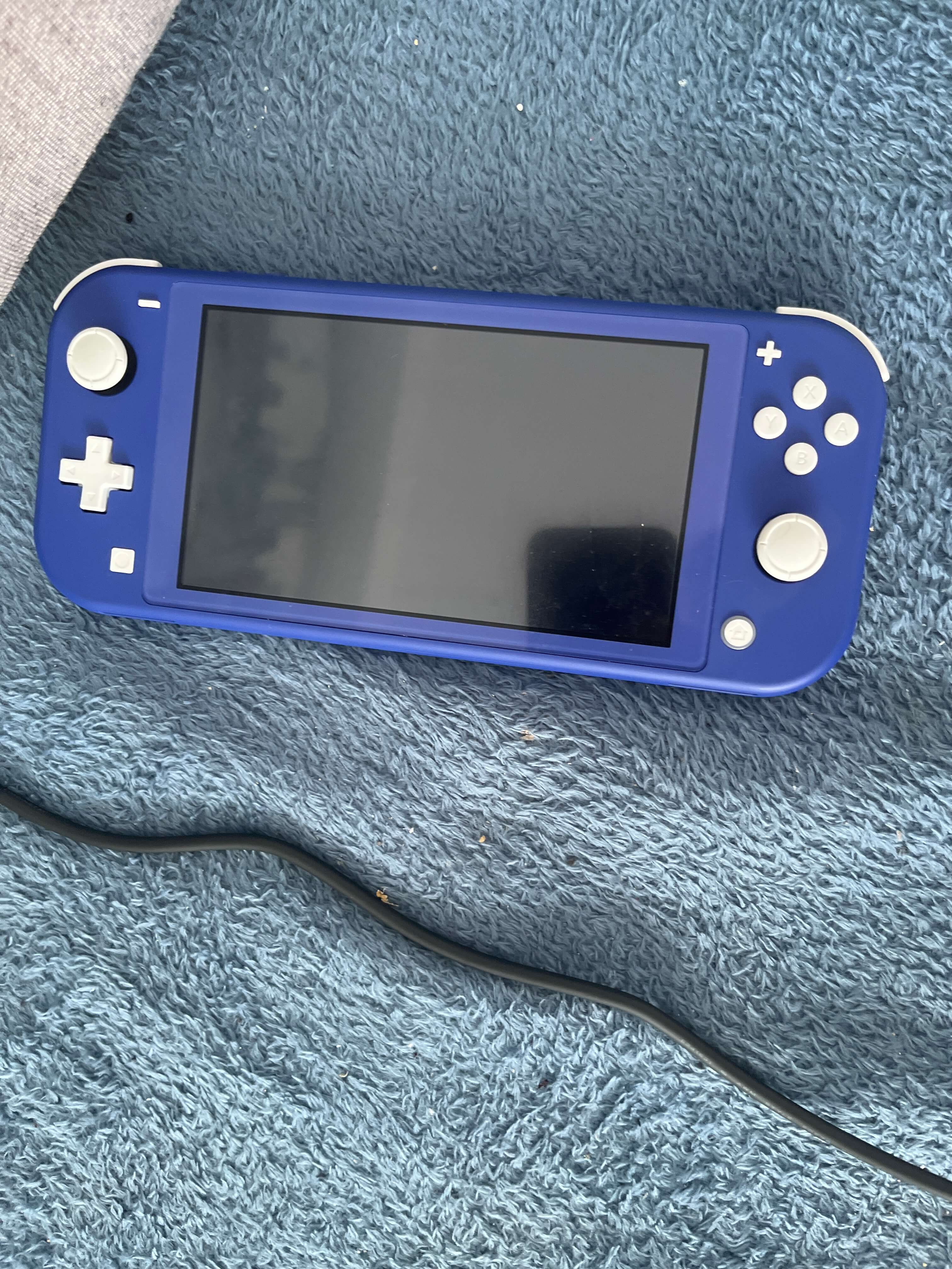 Nintendo Switch Lite Azul Turquesa + BigBen Funda de Transporte Rígida  Rabbit