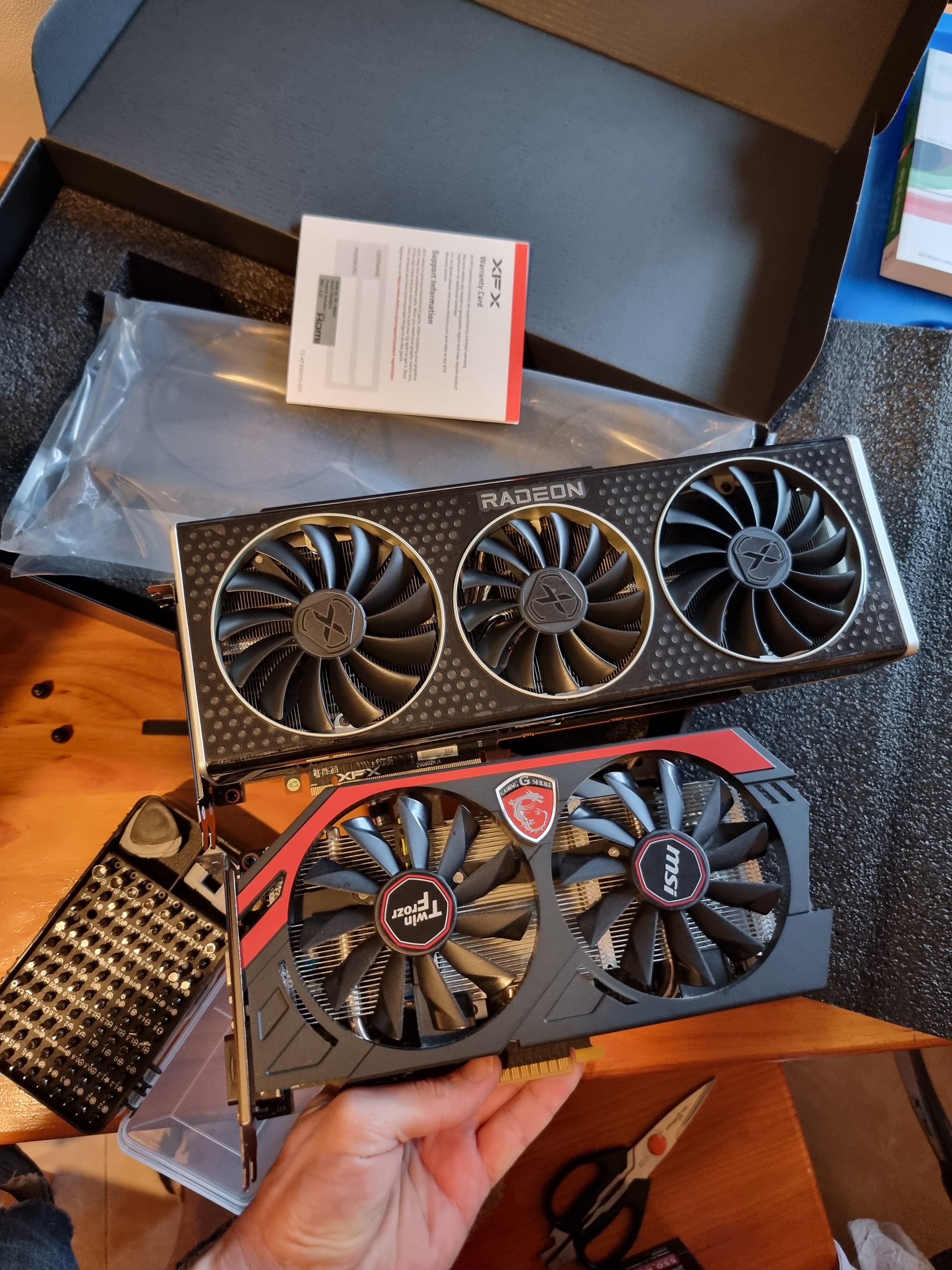 XFX Speedster MERC 319 AMD Radeon RX 6950 XT Black Gaming 16GB GDDR6 ...