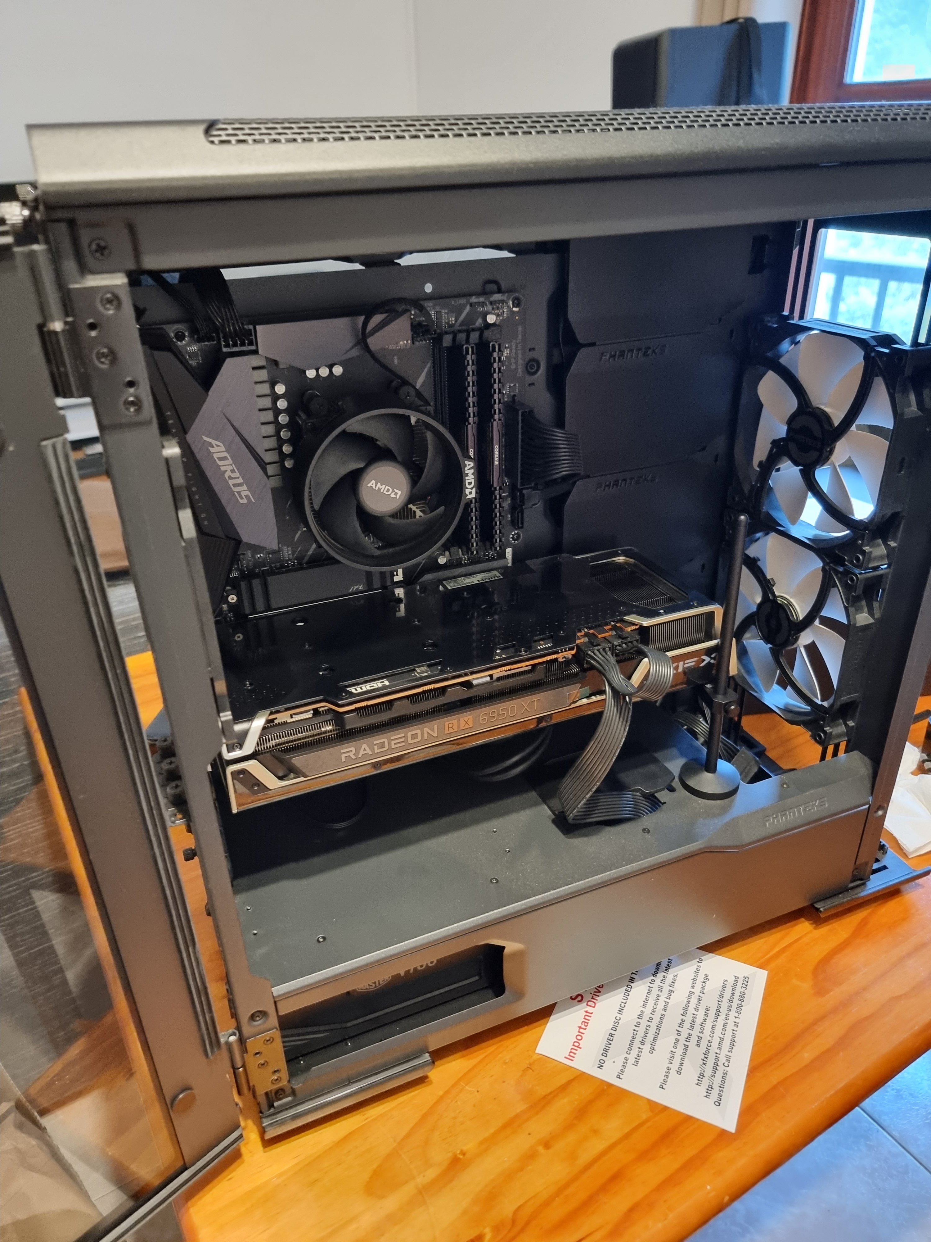 XFX Speedster MERC319 AMD Radeon RX 6900 XT Ultra Gaming Carte Graphique avec 16 Go GDDR6, HDMI 2,1, 2xDP, USB-C, AMD RDNA 2 RX-69XTACUD9