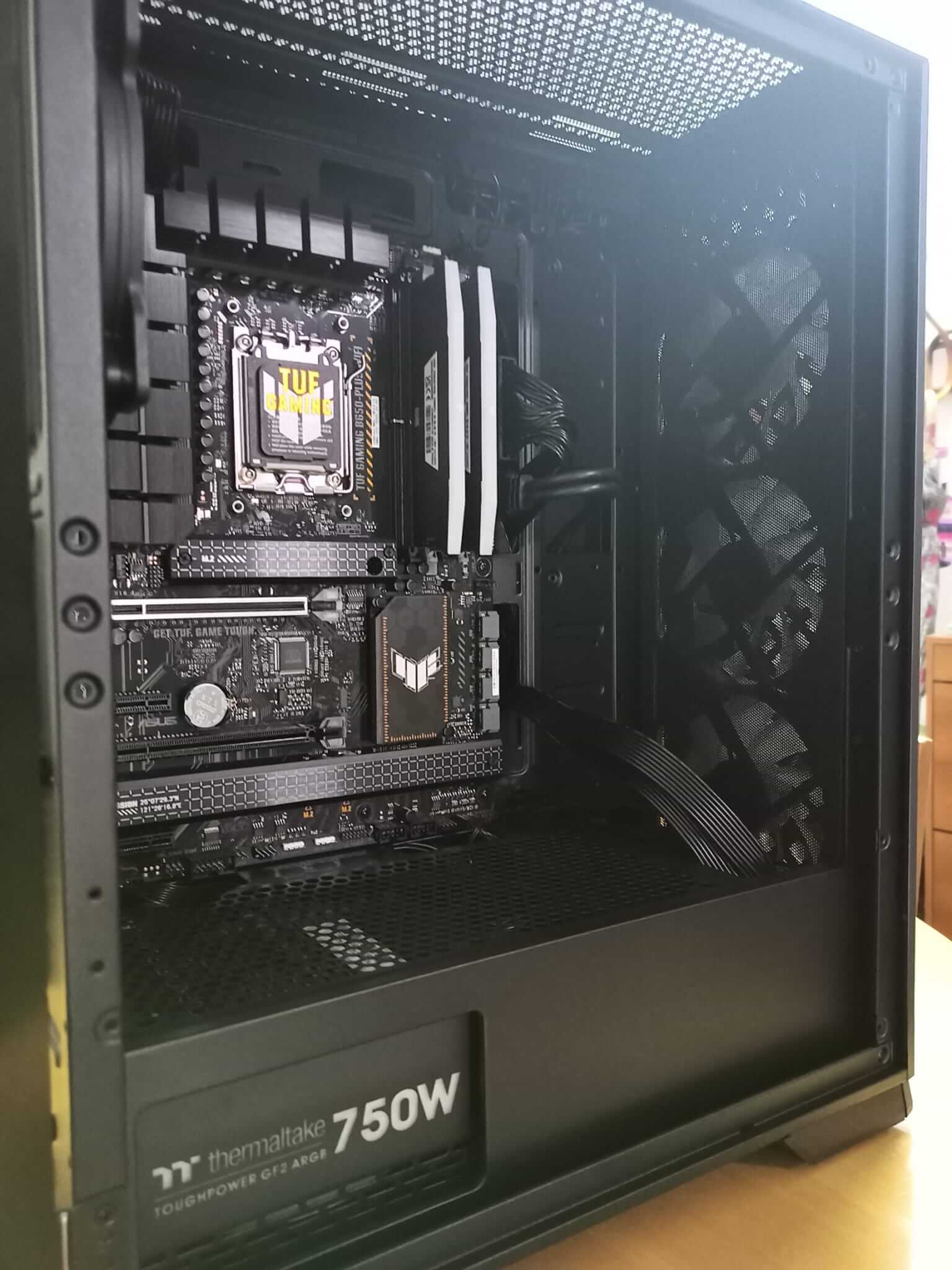 Tempest Mirage RGB Mesh Torre ATX Negra