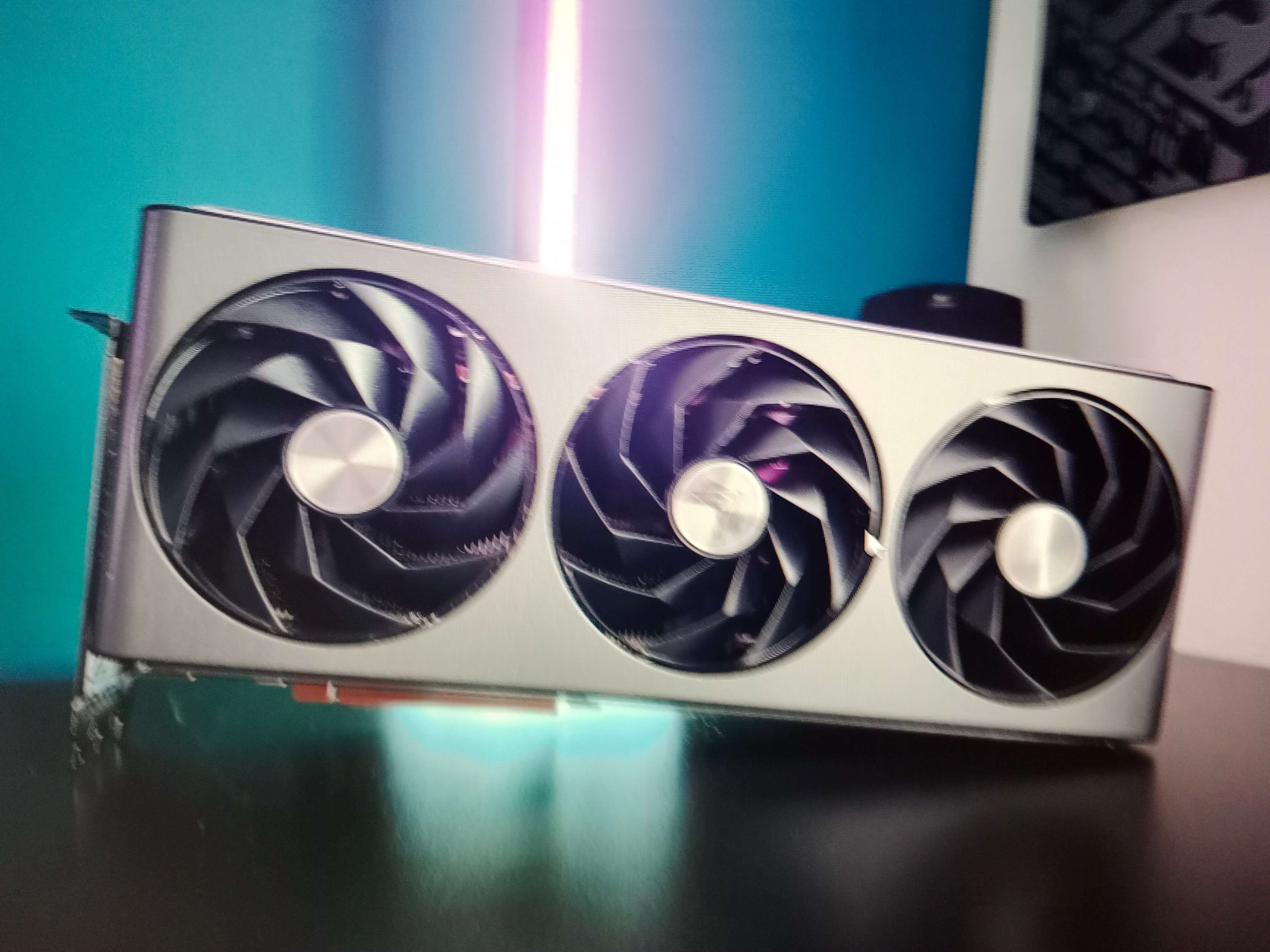 Scheda Video Sapphire Nitro+ AMD Radeon RX 7900 XTX Vapor-X - 24 GB GDDR6 Per Gaming 4K E VR | Overclock E Raffreddamento Avanzato - Foto 5