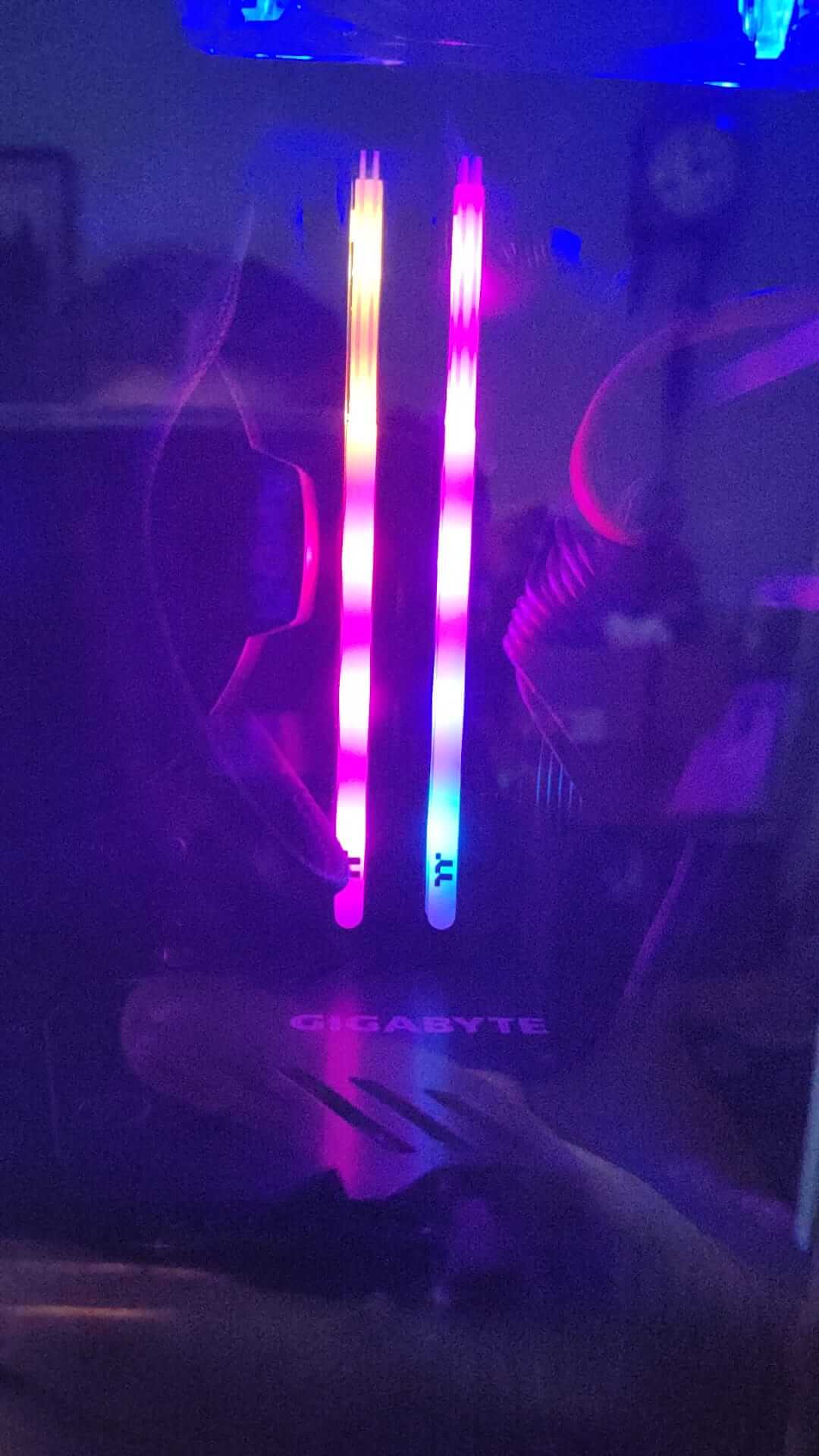 Memoria RAM Thermaltake Toughram Z-One RGB DDR4 3200 2x8GB 16GB