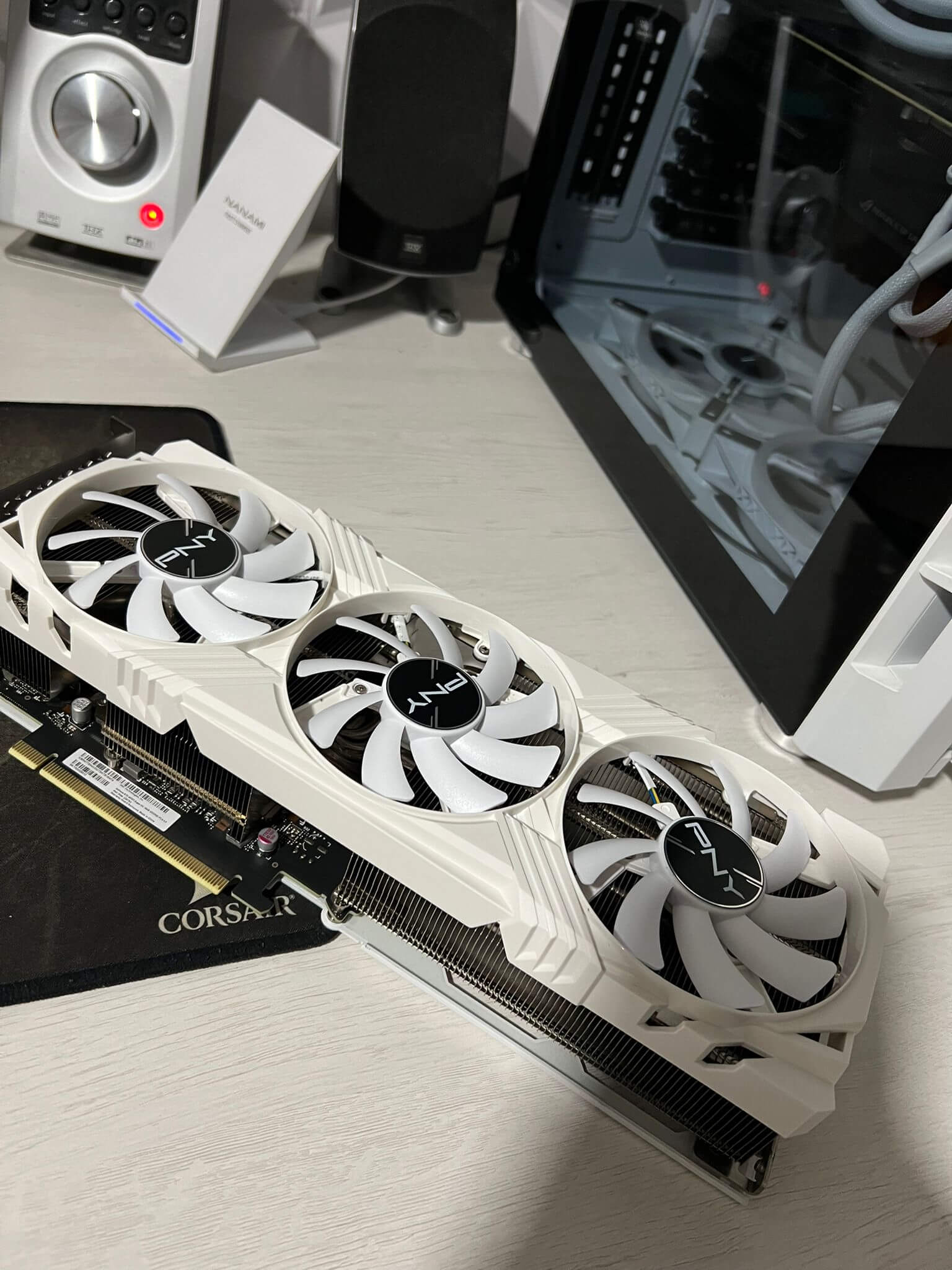 Recensioni - Scheda grafica PNY GeForce RTX 4070 Ti SUPER VERTO OC