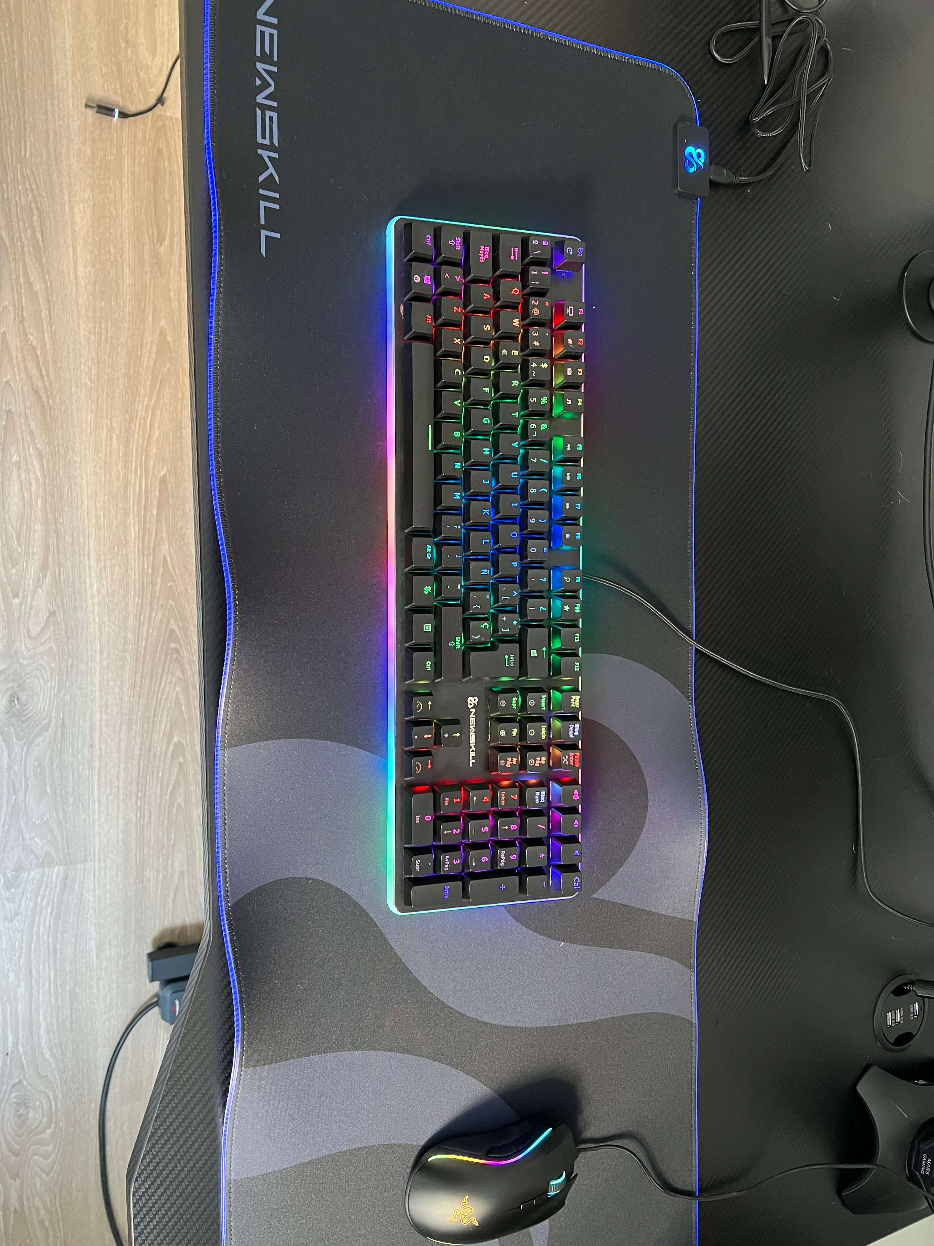 Tapis De Souris Gaming Newskill Nemesis V2 RGB XL - 96x36cm - Surface Microfibre, Base Caoutchouc Antidérapante