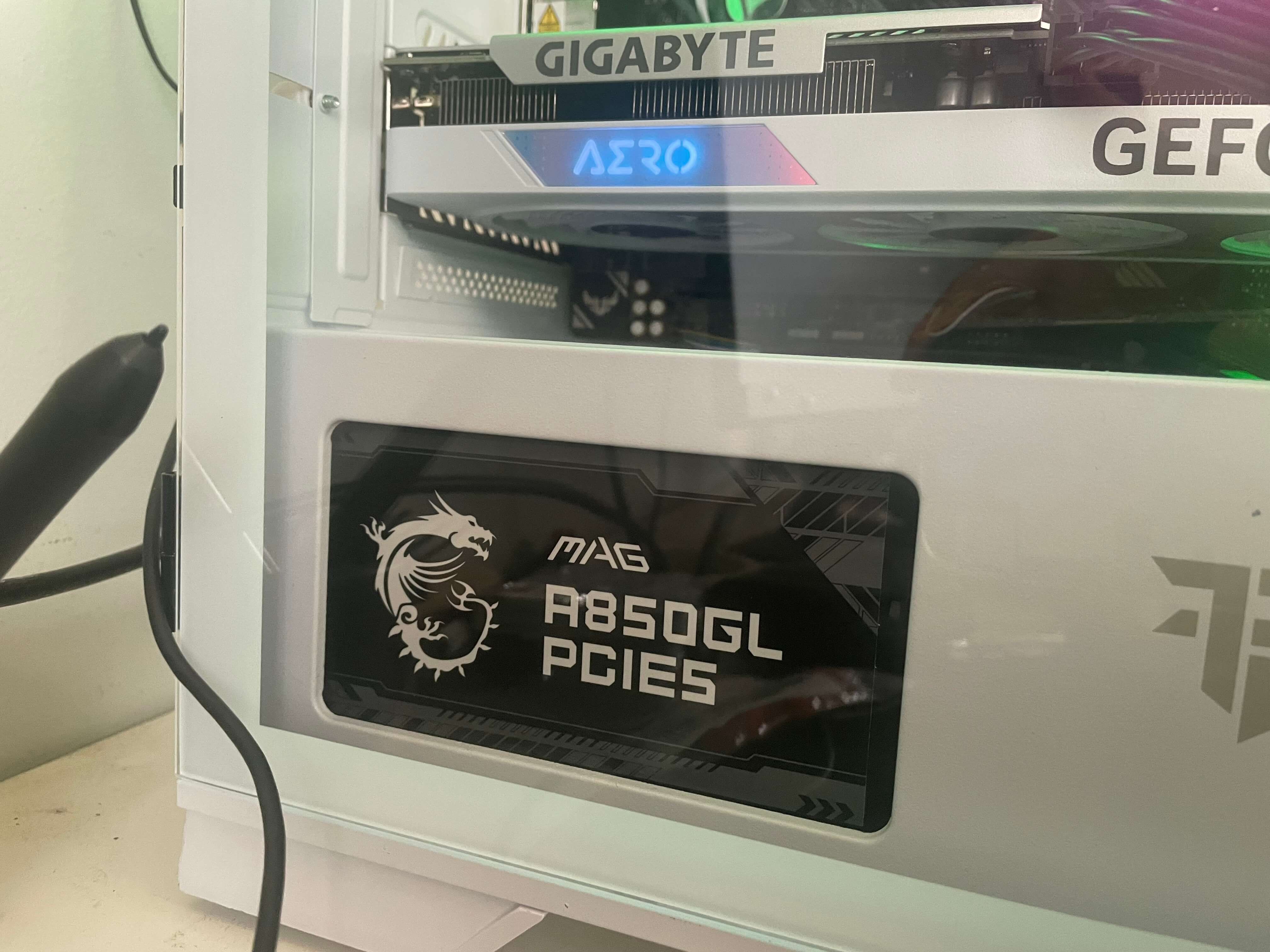 Fuente De Alimentación MSI MAG A750GL PCIE 5.0 750W Totalmente Modular - Reacondicionada Con Garantía
