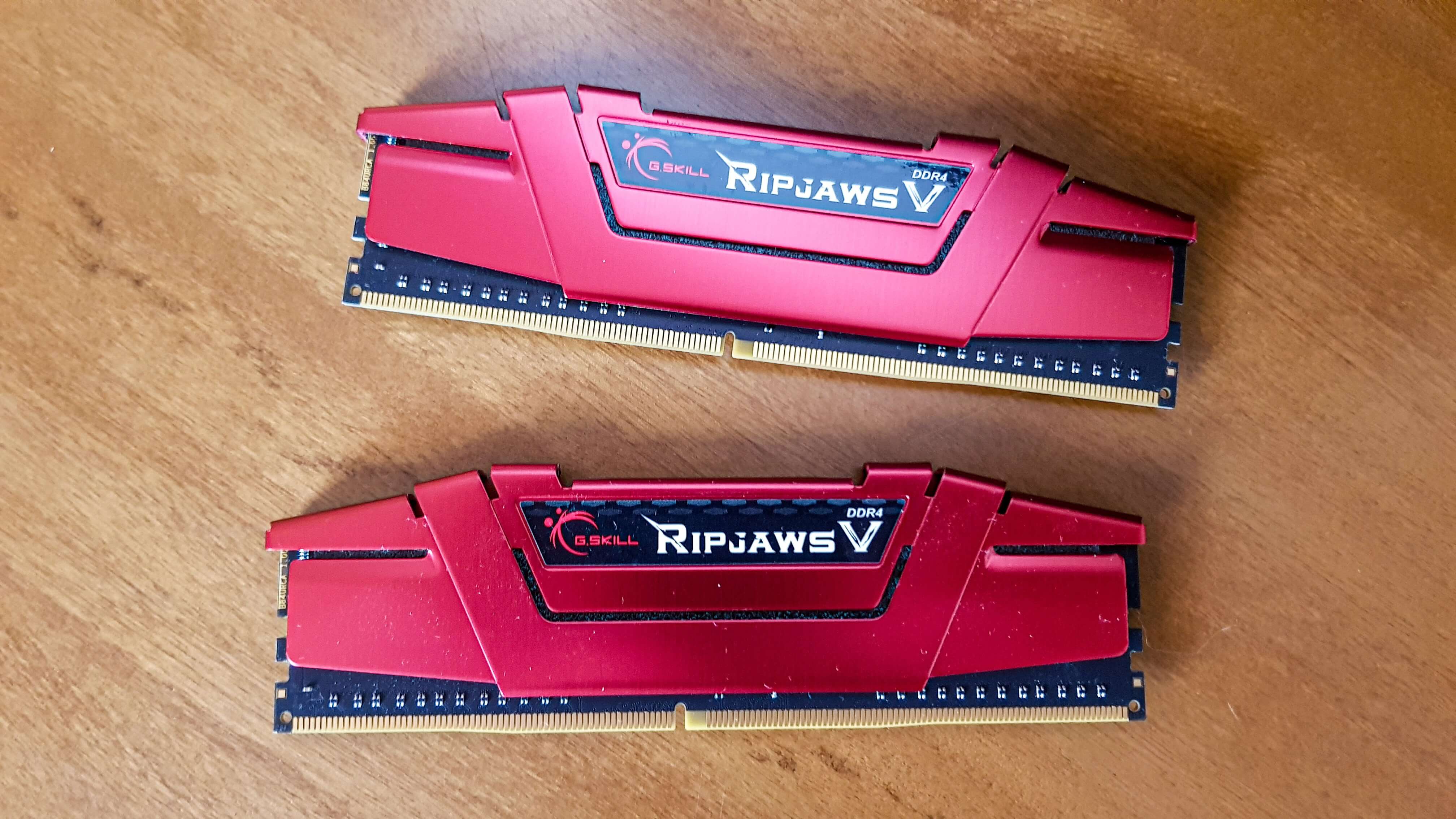 G.Skill Ripjaws V Red DDR4 2400 PC4-19200 8GB 2x4GB CL15