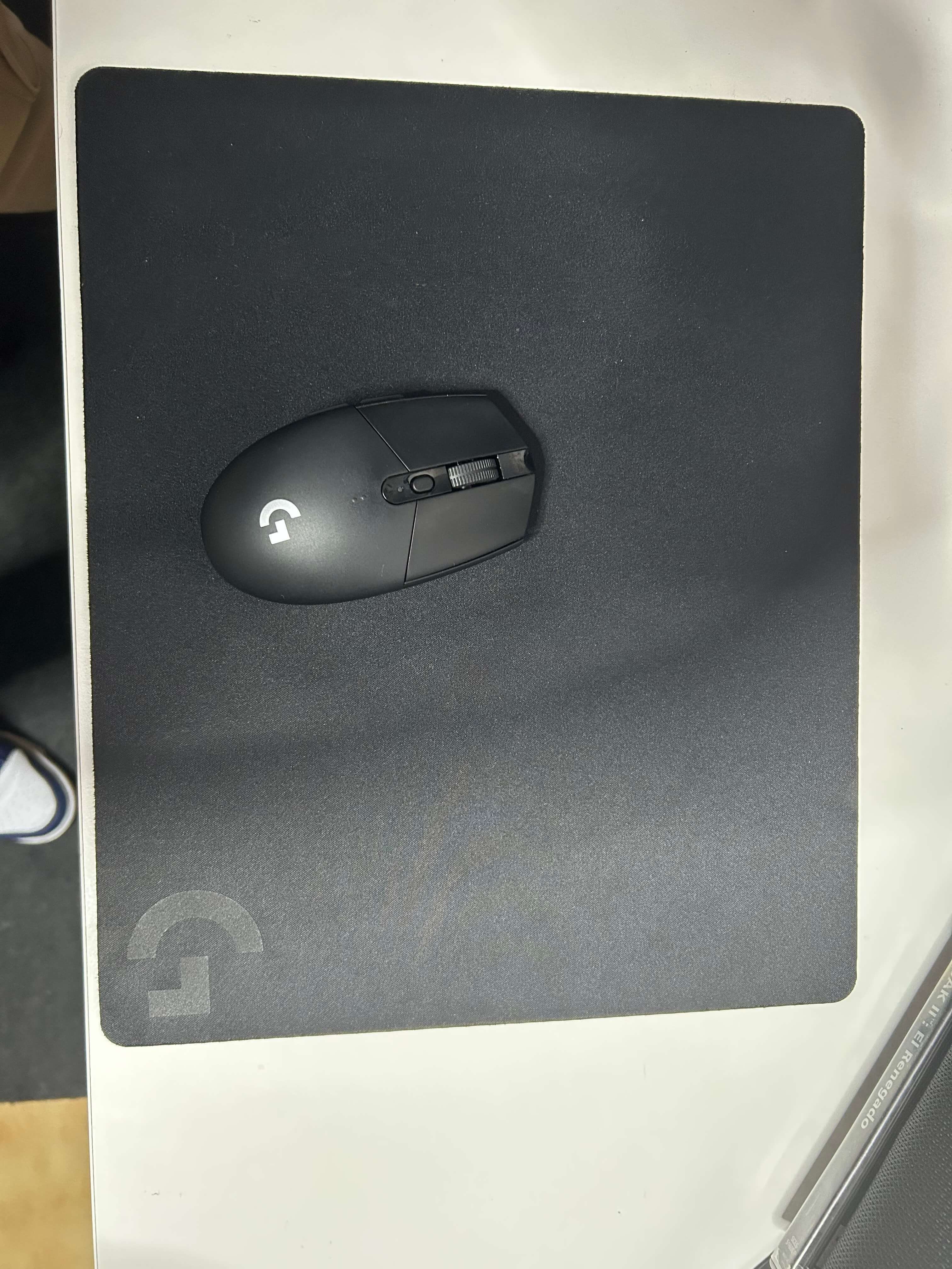 Logitech G440 Tapis De Souris Gaming Rigide - Surface Lisse Pour Précision Maximale - 340x280mm - Noir