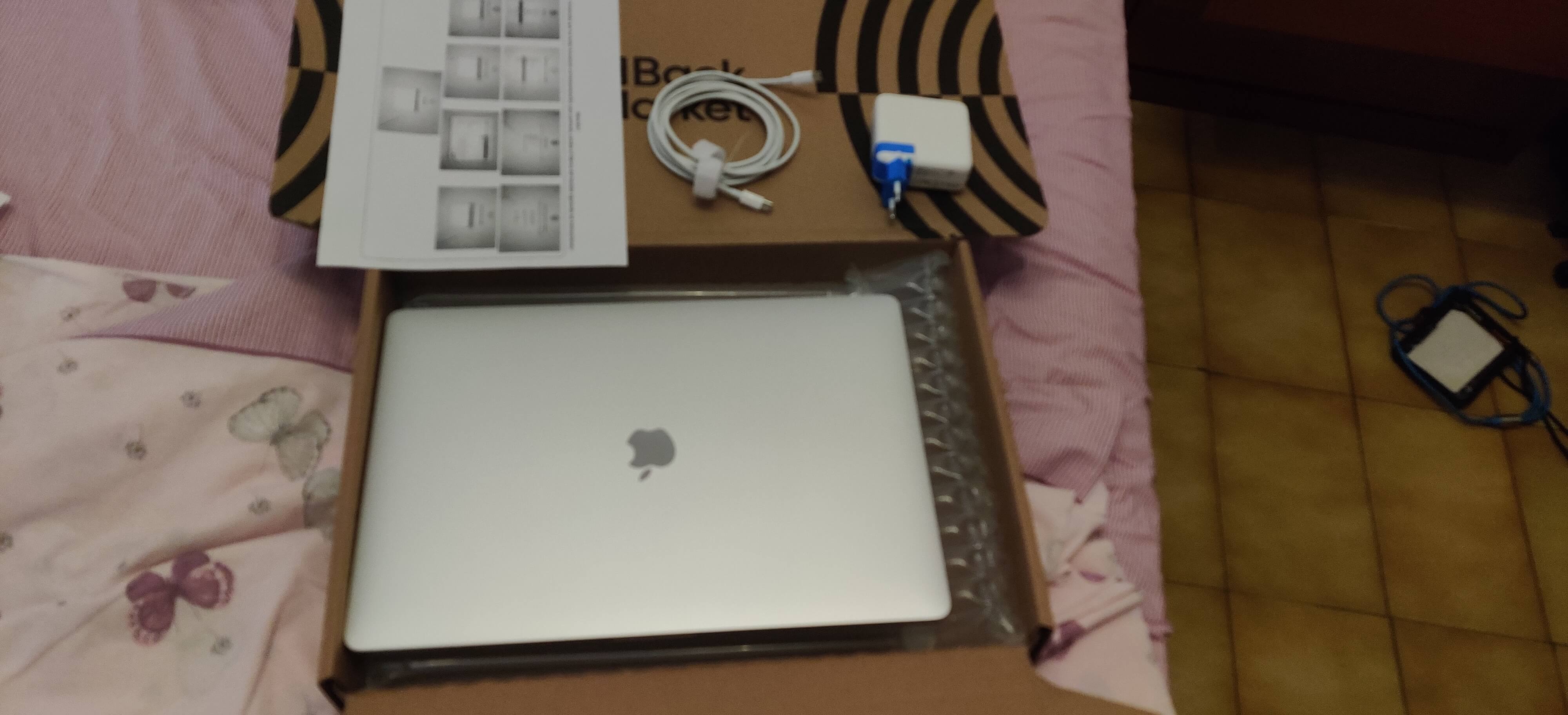 Portátil Apple Macbook Pro Intel Core i9/16GB/1TB SSD/Radeon Pro