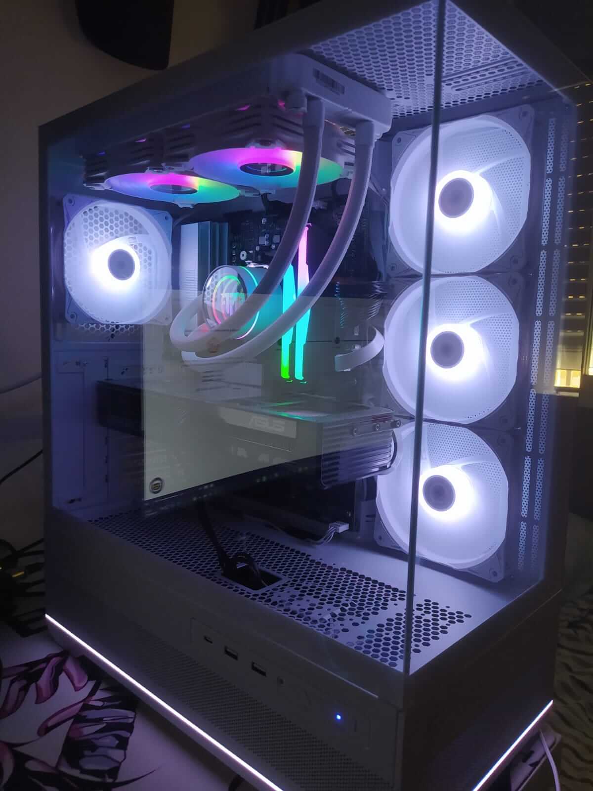 MSI MAG PANO 110R PZ White - Boîtier PC Moyen Tour Avec Verre Trempé 270° - Compatible GPU 400 Mm - Refroidissement Optimisé - 8
