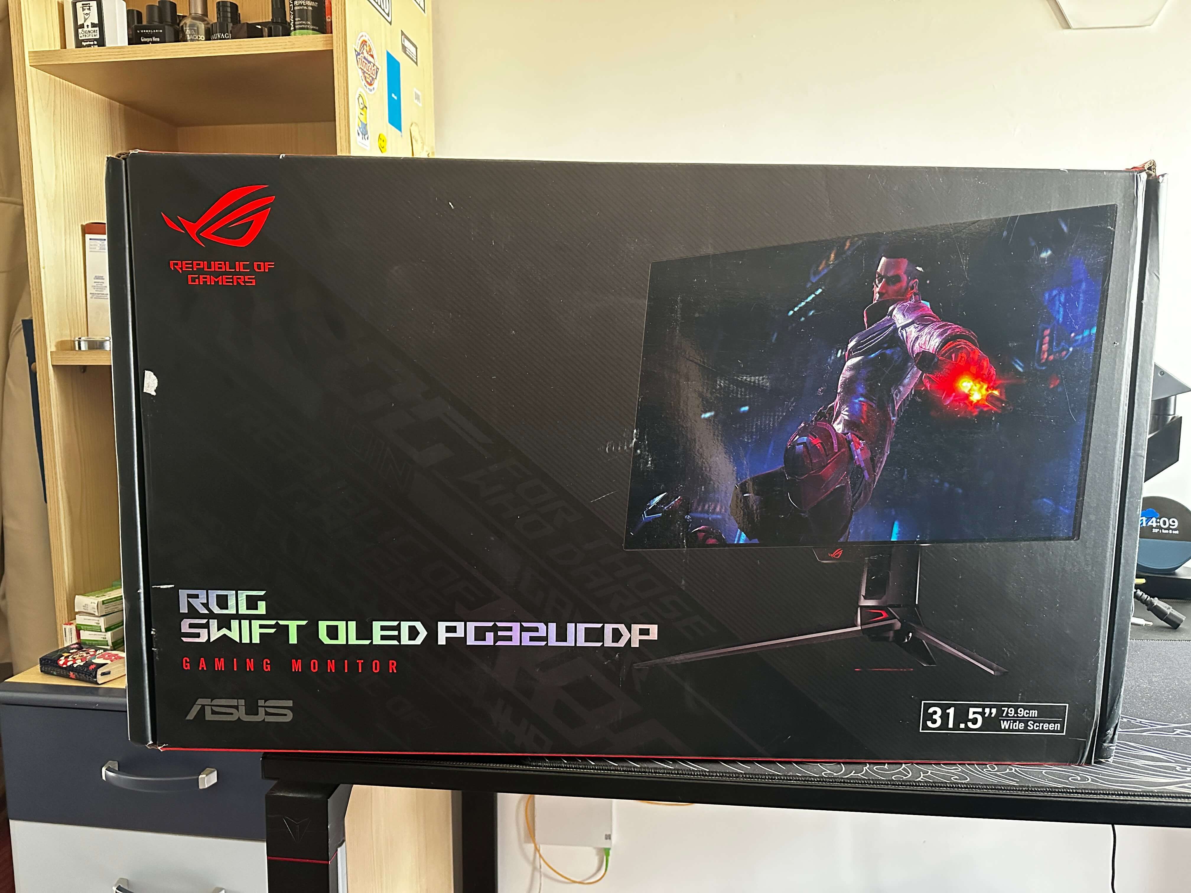 ASUS ROG Swift OLED PG34WCD onitor Gaing OLED curvo da 34 pollici