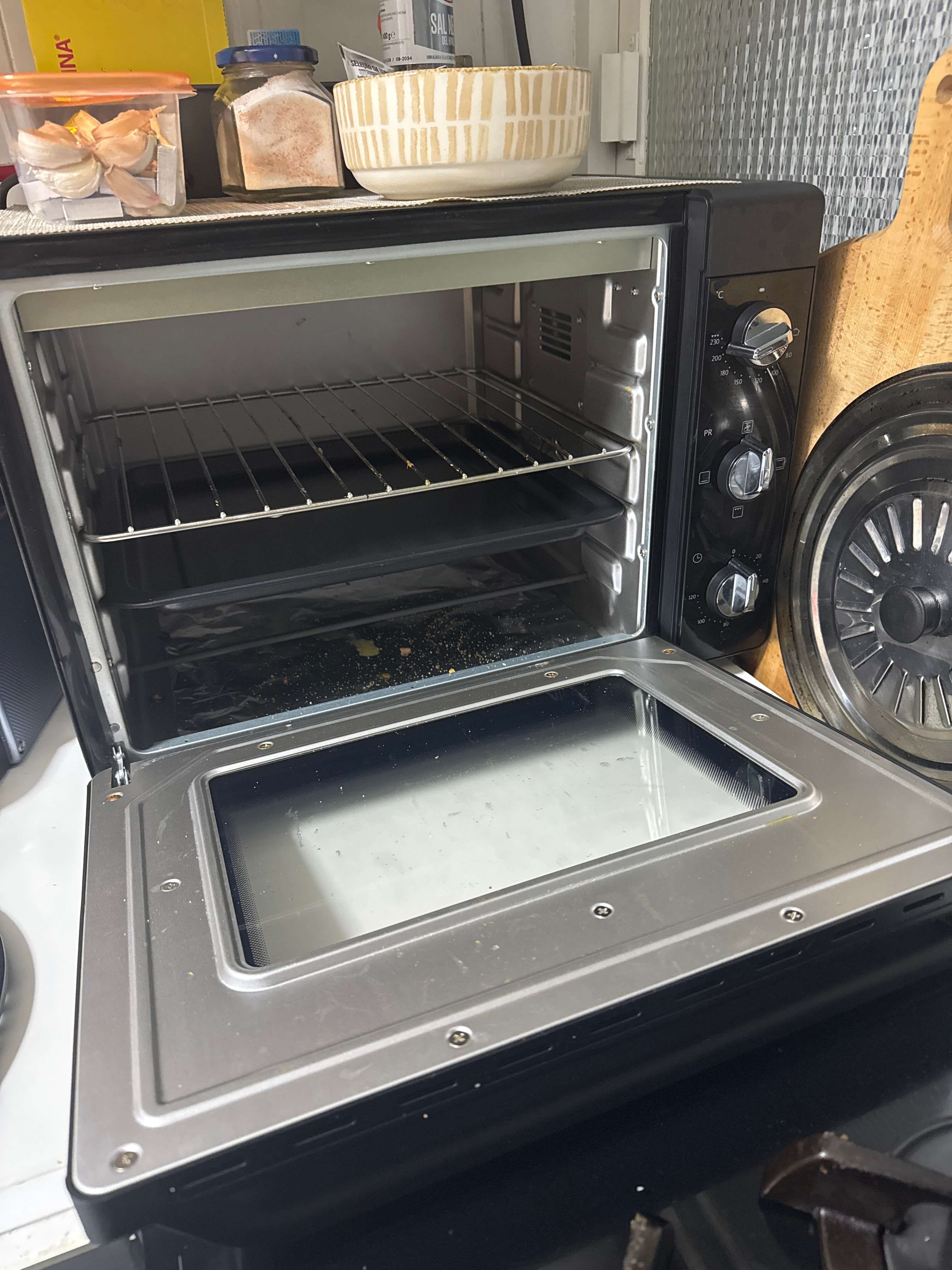 Mini four DELONGHI EO40123.S Cavité 40 litres Pas Cher