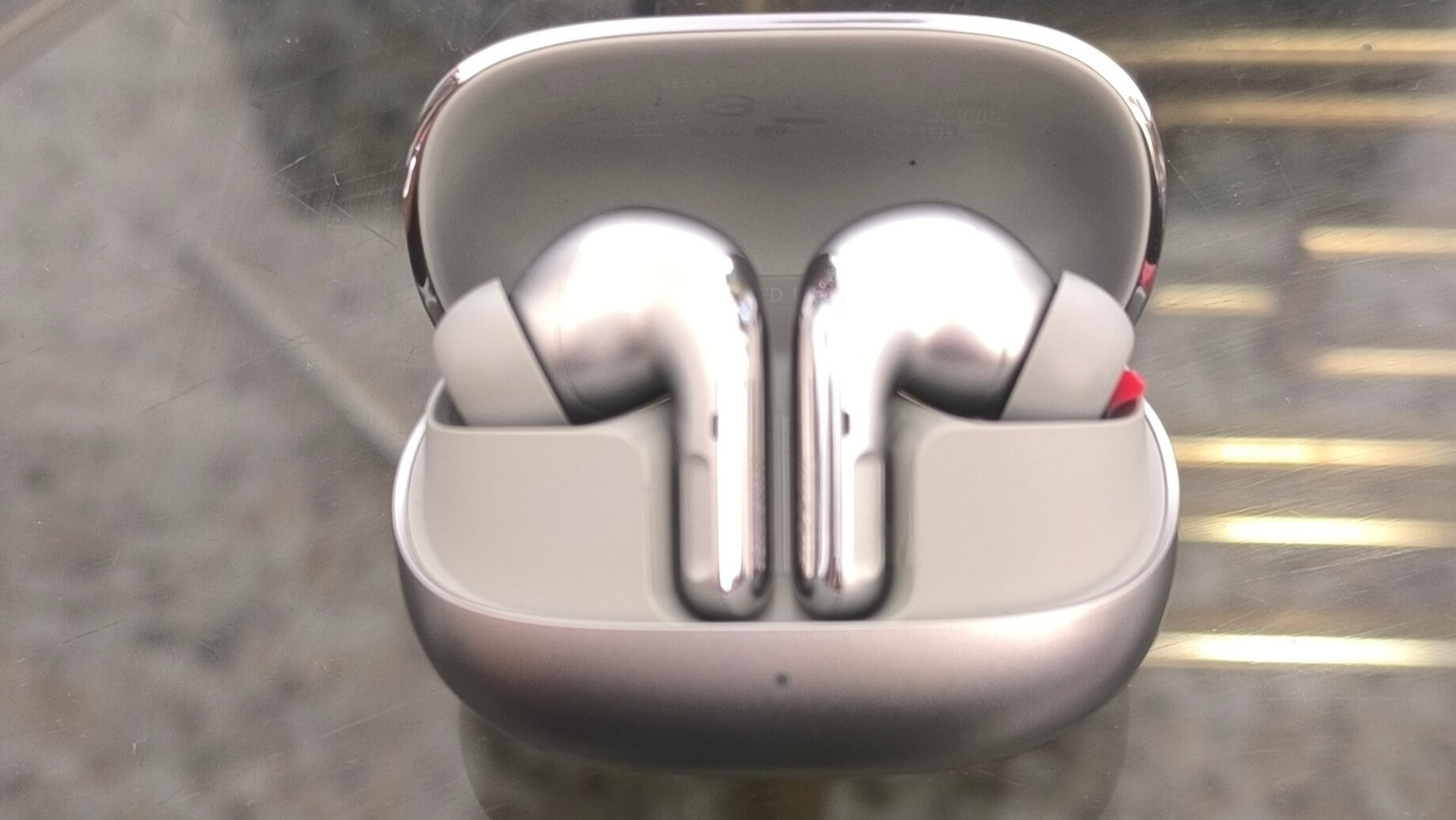 Xiaomi Buds 5 Pro En Blanco: Cancelación De Ruido, Audio Harman Y Hasta 36h De Batería Con Qualcomm AptX Lossless