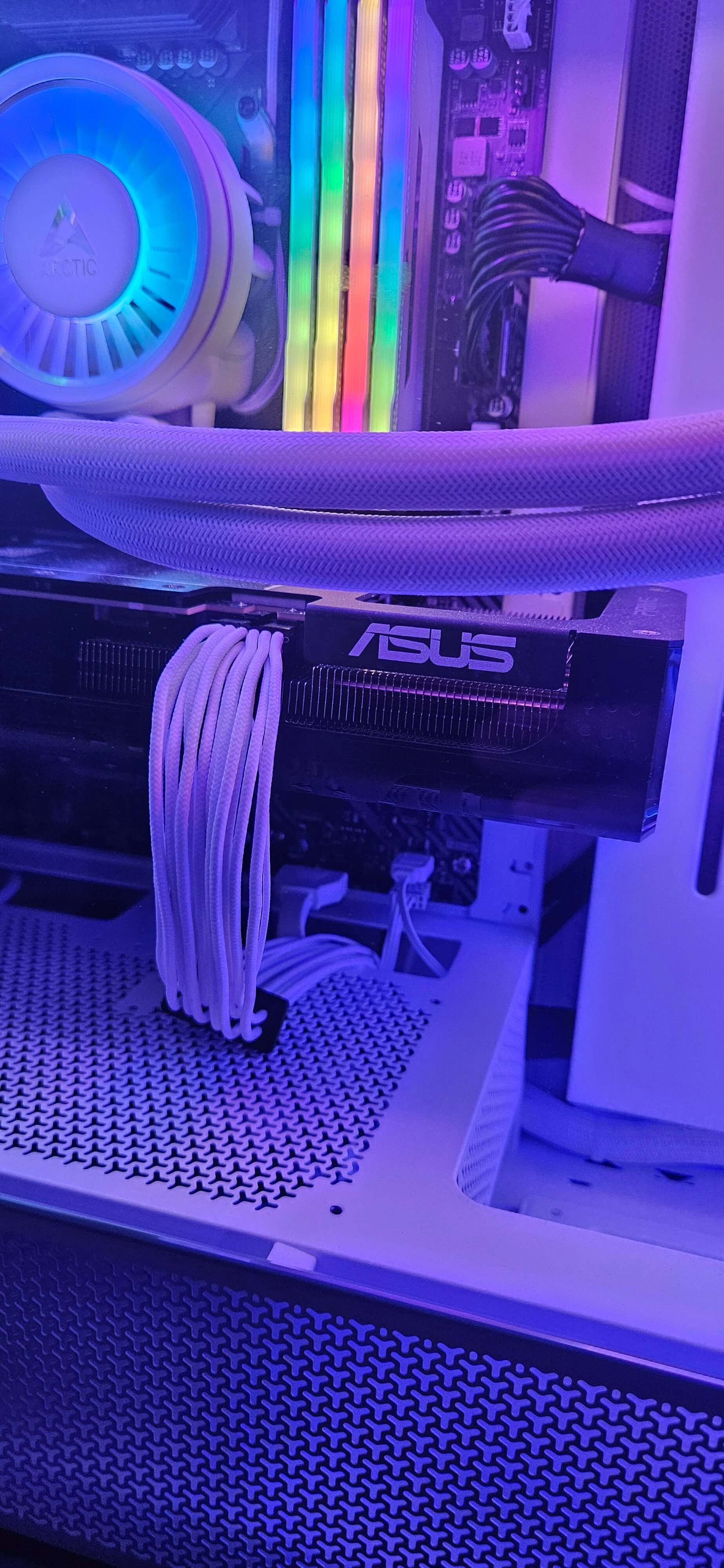 LINKUP - AVA Rechtshoek 600W PCIE 5.0 16Pin (12 4) Hoogstroomvoedingskabel | 16AWG, Gegoten, Gesoldeerd & Geïsoleerd Type | Compatibel met RTX5000 & RTX4000 & RTX3000 FE | 70cm Wit